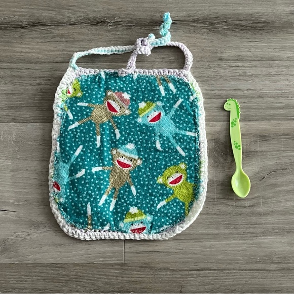 New Crochet Cotton Bibs with Pockets/Plastic Spoons & Flannel Backing (Set of 3) - Picture 14 of 14